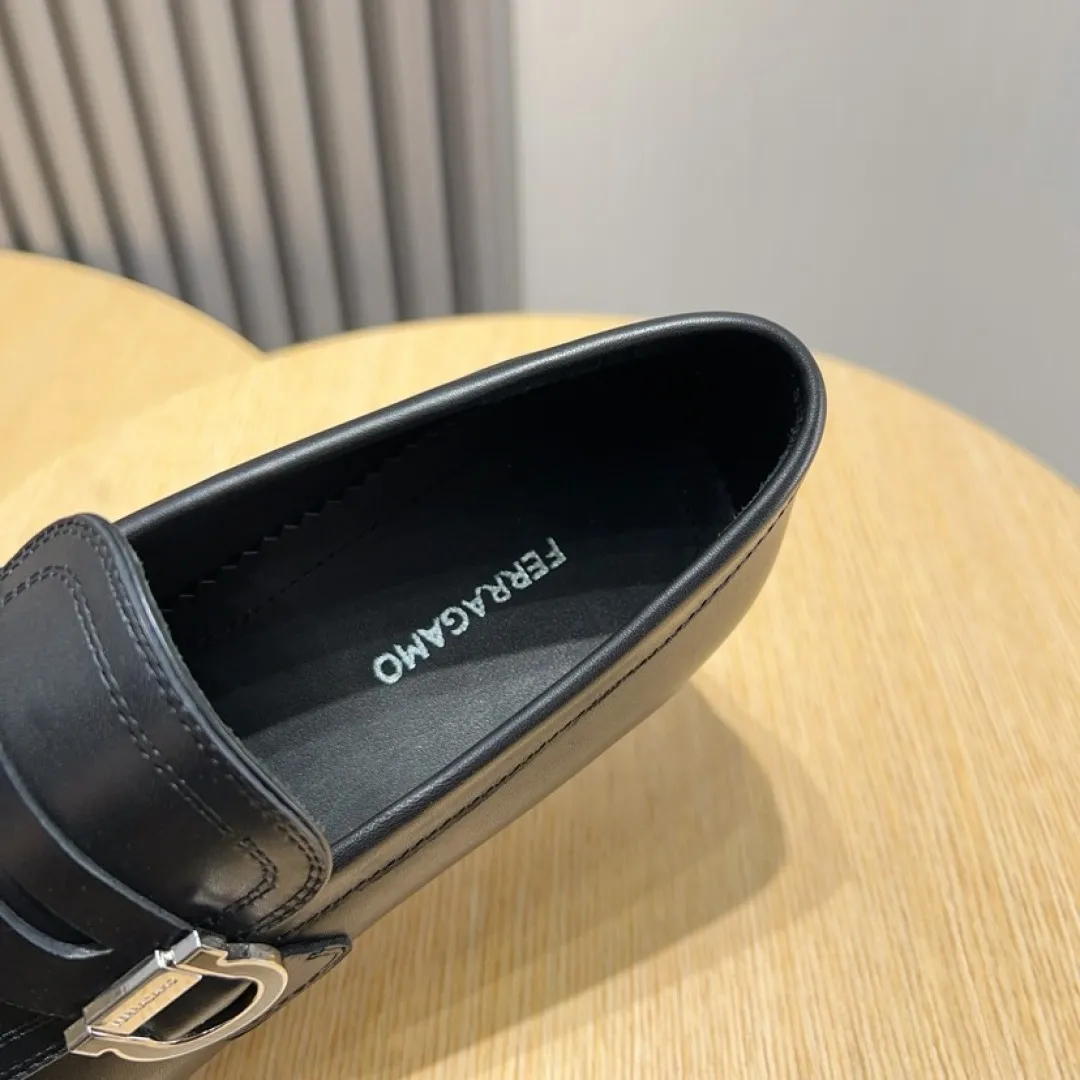 Factory P620💰🔥《Ferragamo》👏Latest•High-end top brand luxury~purchasing agent, top~quality. New fashionable business men's shoes🔜The uppers are made of original open-edge beaded cowhide➕cowhide·lining, with fine workmanship. The original stylish and soft combination wear-resistant and non-slip outsole is light and comfortable on the feet. The real thing looks better in real photos. Size: 38--44